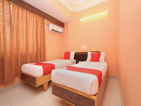 Majestic By OYO Rooms