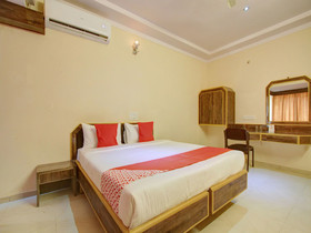 Majestic By OYO Rooms