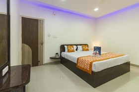 OYO Flagship 15444 Manasa Residency