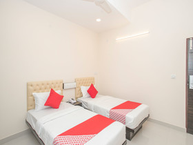 Maple Tree By OYO Rooms