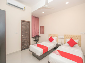 Maple Tree By OYO Rooms