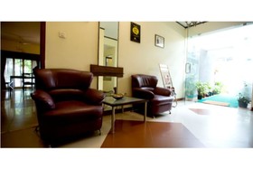 Mint Queensway Suites
