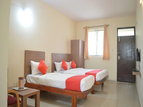New Champion Residency by OYO Rooms