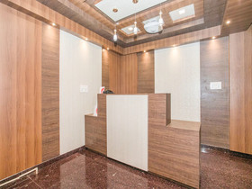 OYO 11916 Varcity Plaza