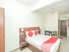 OYO 13170 Victory Suites