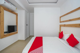 OYO 15111 Greencity Comforts