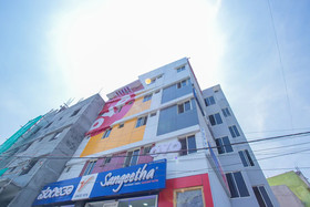 OYO 15111 Greencity Comforts