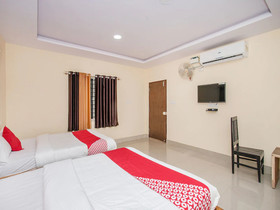 OYO 15818 Om Sai Residency