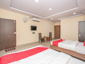 OYO 15818 Om Sai Residency