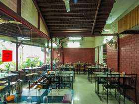 OYO 16661 E Foods