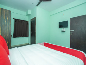 Golden Keys by OYO Rooms