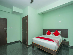 Golden Keys by OYO Rooms