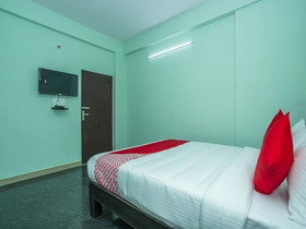 Golden Keys by OYO Rooms