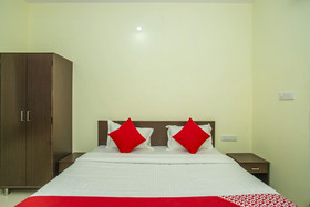 OYO 19749 New Shelton Suites