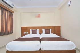 OYO Flagship 23743 Hotel Nash Inn