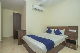 OYO Hotel Fiesta Grand