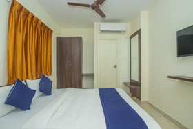 OYO Hotel Fiesta Grand