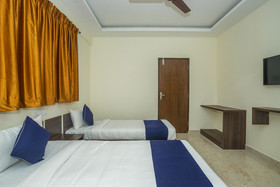 OYO Hotel Fiesta Grand
