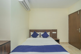 OYO Hotel Fiesta Grand