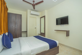 OYO Hotel Fiesta Grand
