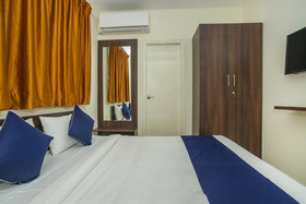 OYO Hotel Fiesta Grand