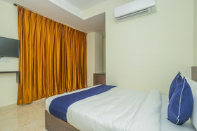 OYO Hotel Fiesta Grand