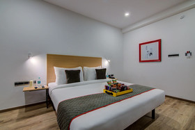 OYO Townhouse 040 Global Village Tech Park