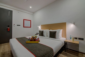 OYO Townhouse 040 Global Village Tech Park