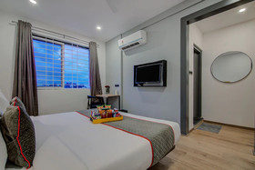 OYO Townhouse 040 Global Village Tech Park