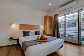 OYO Townhouse 047 Kanakpura Road
