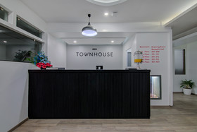 OYO Townhouse 047 Kanakpura Road