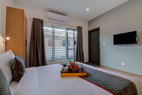 OYO Townhouse 047 Kanakpura Road