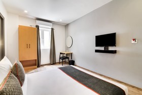 OYO Townhouse 238 Ulssor