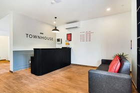 OYO Townhouse 238 Ulssor