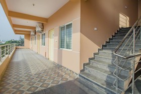 P N K Suites by OYO Rooms