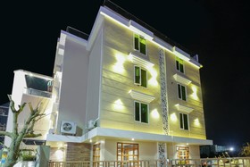 Prime Square by OYO Rooms