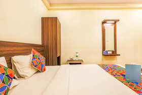 Royal Wood By OYO Rooms