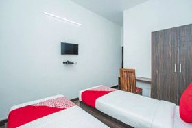 Shri Krishna Hometel By OYO Rooms