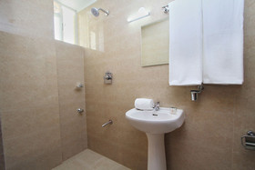 SJR Suites And Comforts