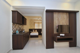 SJR Suites And Comforts