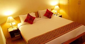 Sterling Suites Langford Town