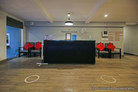 Townhouse Oak Hotel Prime