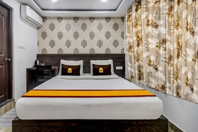 Townhouse OAK SRK White Inn