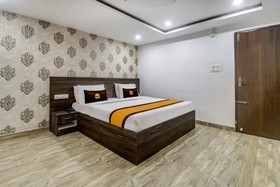Townhouse OAK SRK White Inn