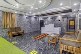 Townhouse OAK SRK White Inn