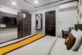 Townhouse OAK SRK White Inn