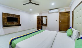 Treebo Trend Howell Suites