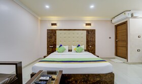 Treebo Trend Howell Suites
