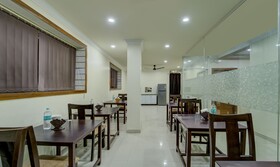 Treebo Trend Howell Suites