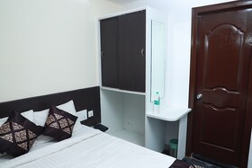 Urban Stay Chairmen Hotel